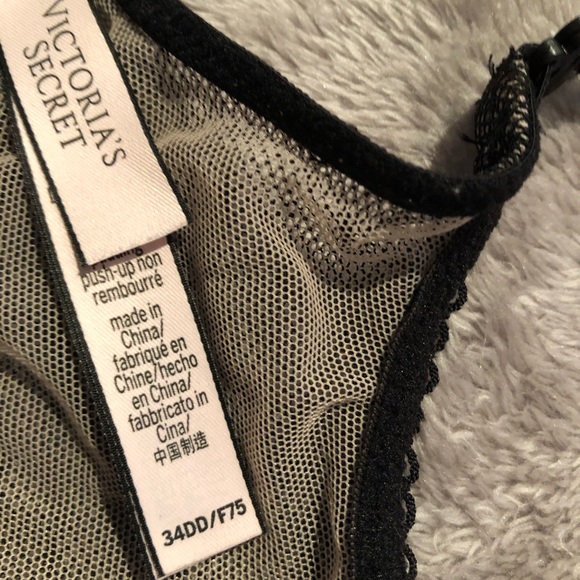 Victoria Secret Lace bra - Picture 3 of 3